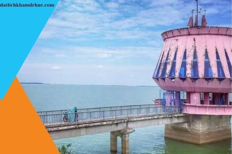 Các hoạt động thú vị khi cắm trại tại Hồ