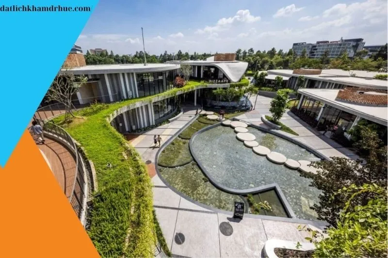 Các Tiện Ích tại Hikari Complex: Không Chỉ Là Khu Ẩm Thực